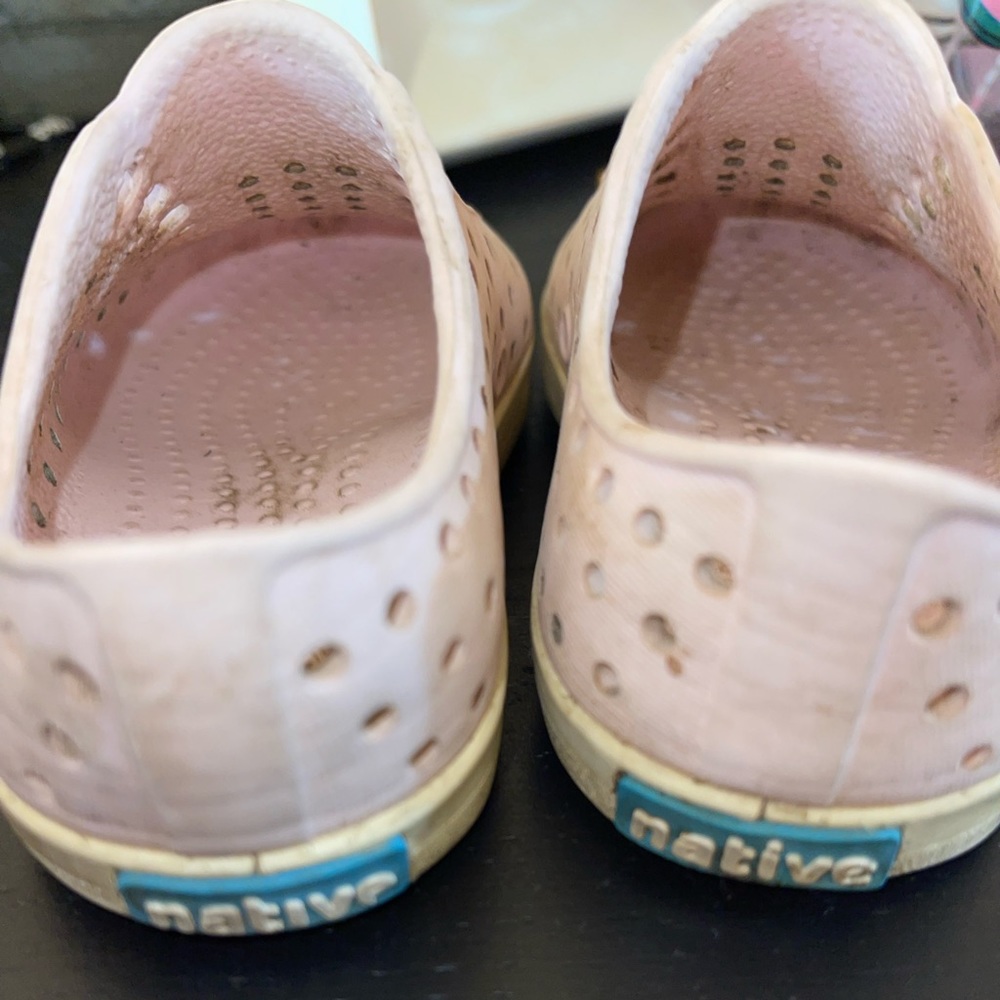 Natives toddler shoes size C6  baby pink